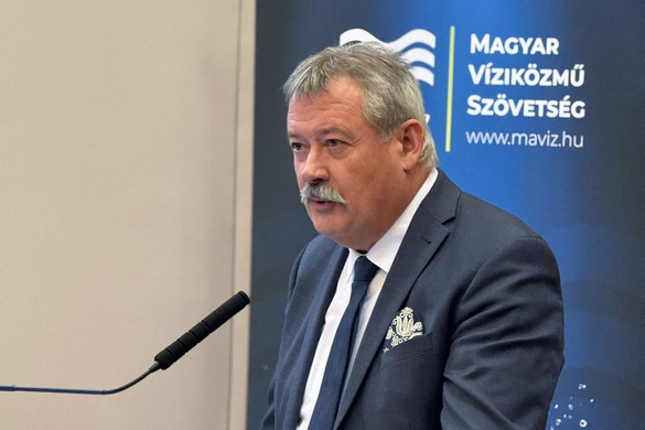 Fotó: Facebook/V. Németh Zsolt Magyarország kiemelkedő a vízközmű-szolgáltatás területén