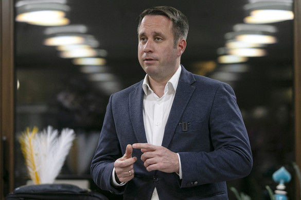 "Minden egyes háborúra költött euró az európai gazdaságból vonja ki az erőforrásokat"