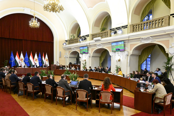 Módosították a fővárosi lakásrezsi-támogatásról szóló rendeletet