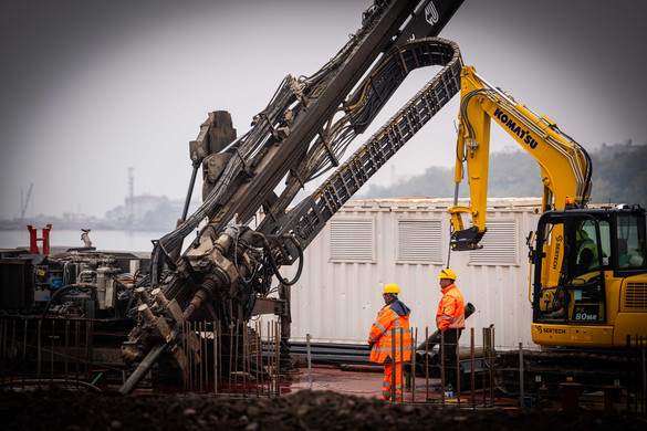 A tervezett ütemben épül Magyarország tengeri kikötője