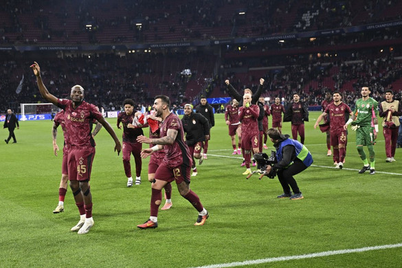 Sallaiék három góllal győztek Amszterdamban