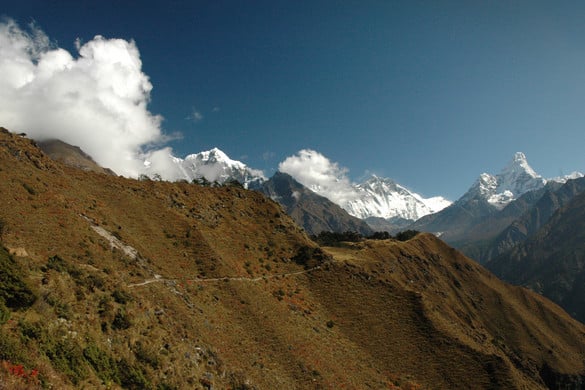 A Föld élő felszíne és a mozgó hegyek titkai