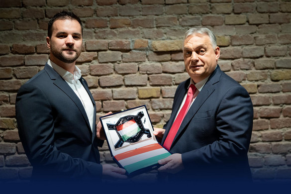 Az űrből kapott ajándékot a miniszterelnök