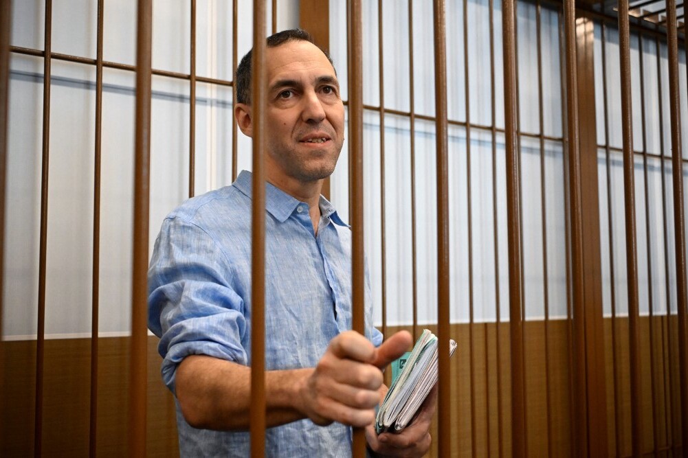 Moszkva alkut ajánlott Macronnak