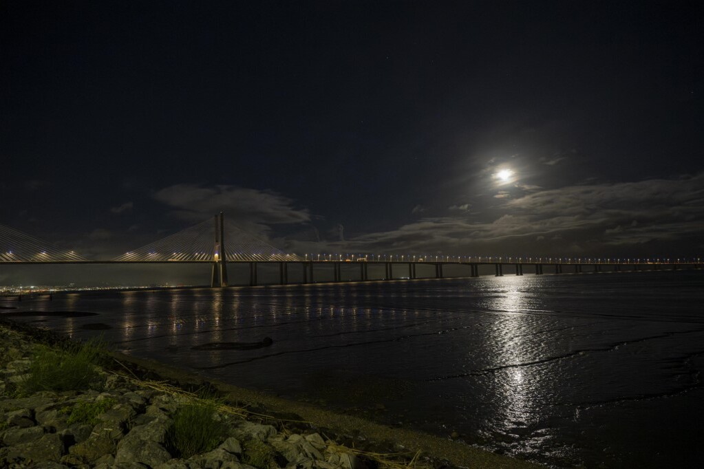 Atomreaktort építene a Holdra Moszkva