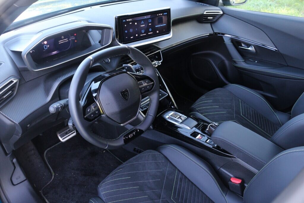 Peugeot 2008 Hybrid