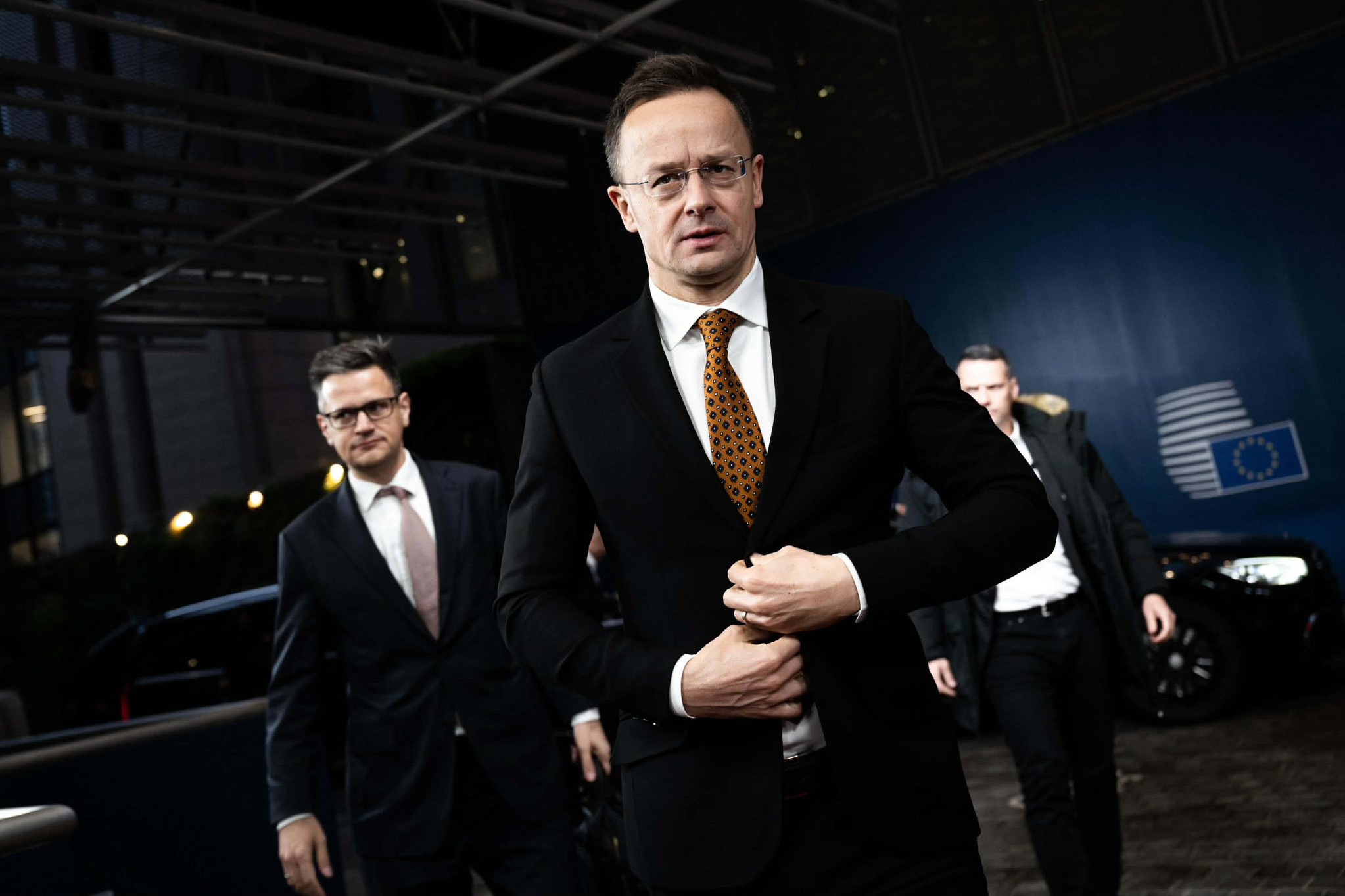 Brüsszelben háborús pszichózis uralkodik