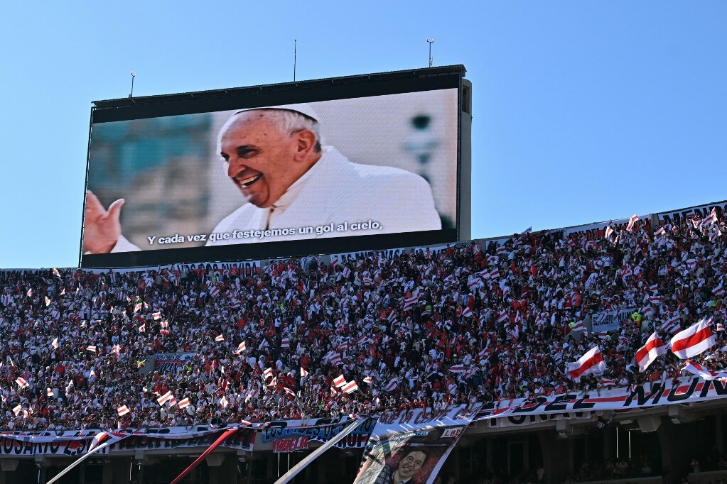 Ferenc pápát utolsó útján több milliárd ember kísérte