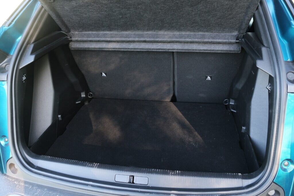 Peugeot 2008 Hybrid csomagtartó