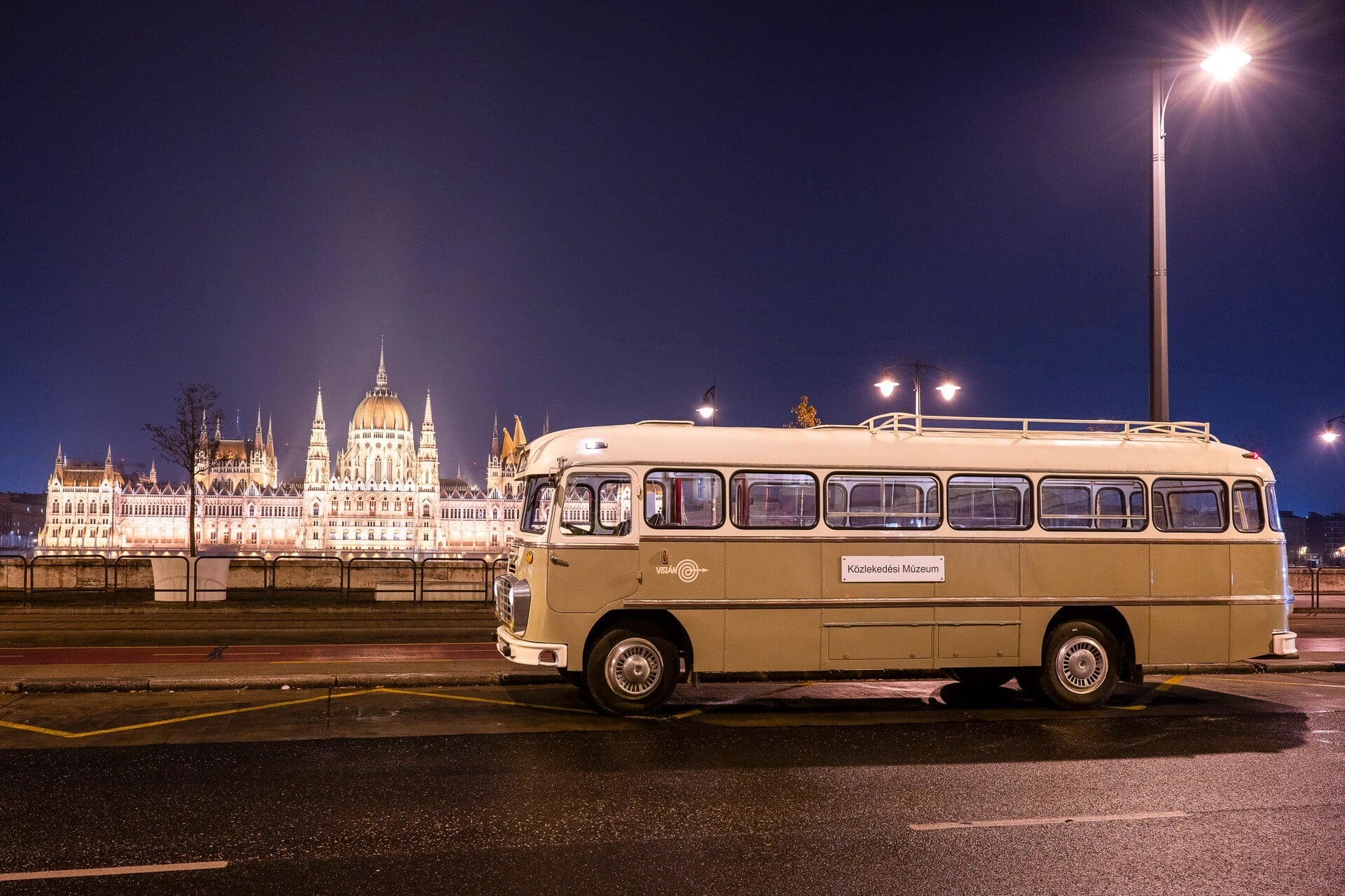 A Közlekedési Múzeum egyik büszkesége, az Ikarus 311-es.