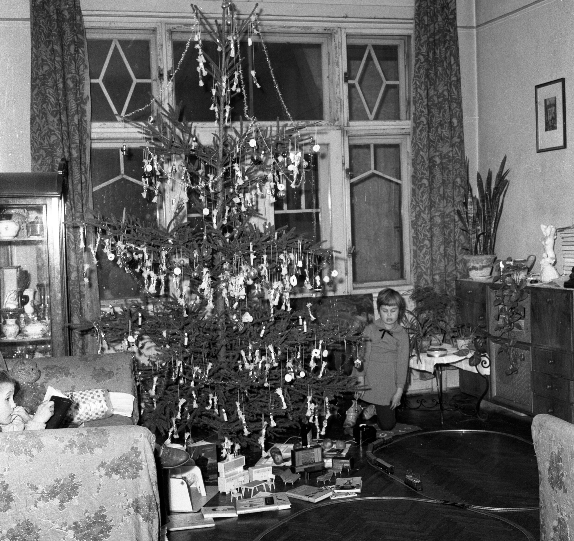 Karácsonyi hangulat egy budapesti lakásban 1962-ben