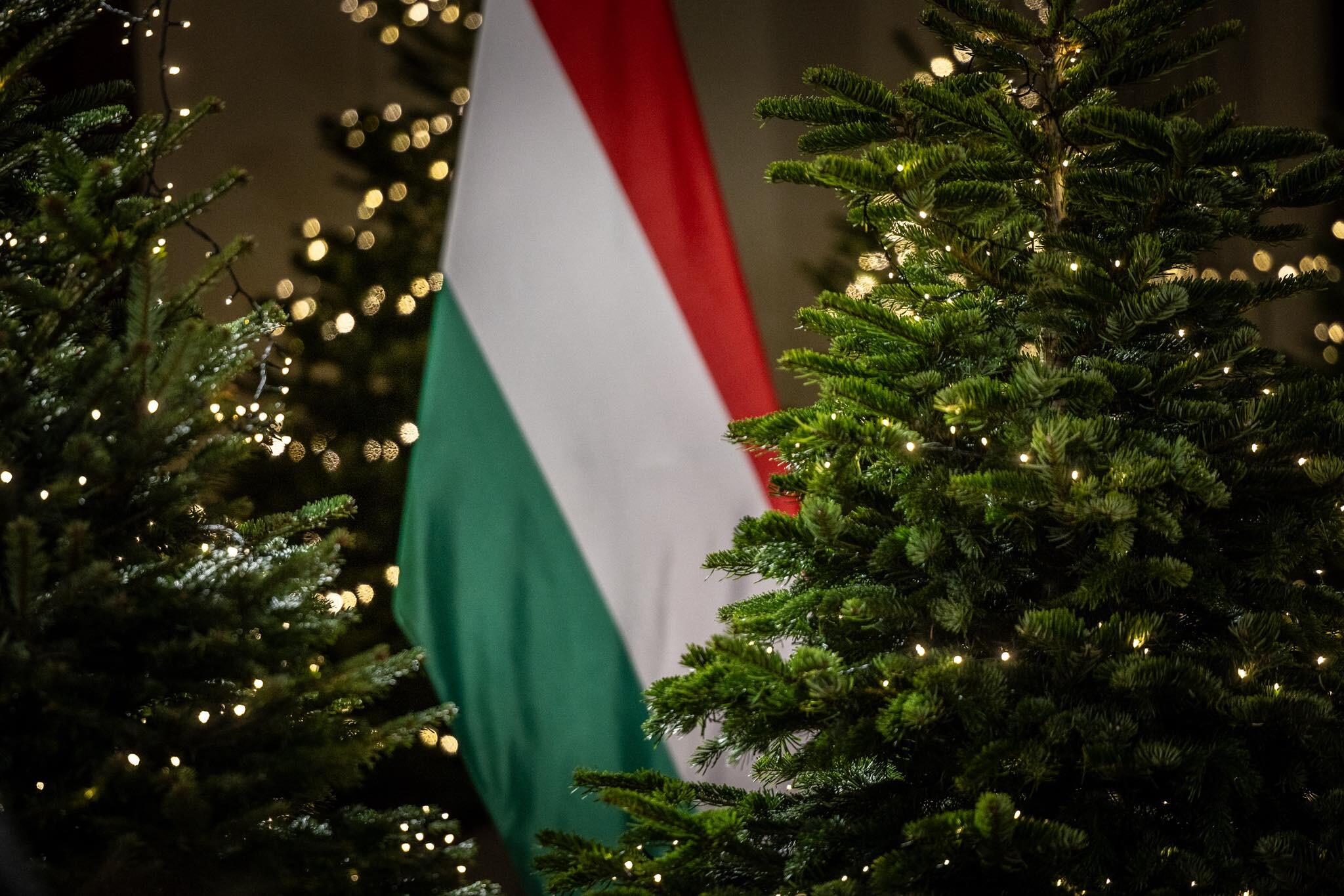 Fiatal követője ajándékozta meg Orbán Viktort, de Ő sem maradt "adós"