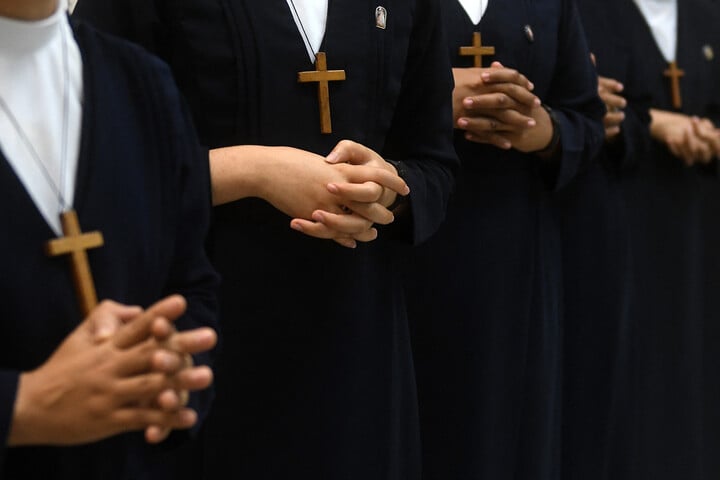 Miért vonult kolostorba a szépségverseny győztese