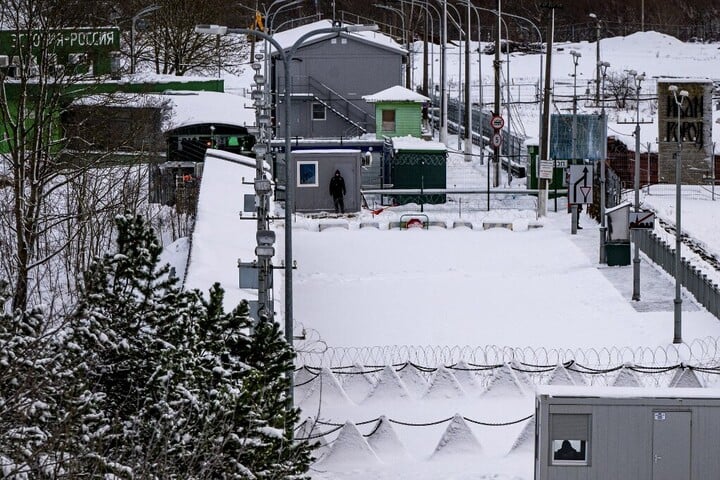 Észtország beton bunkereket épít az orosz határon
