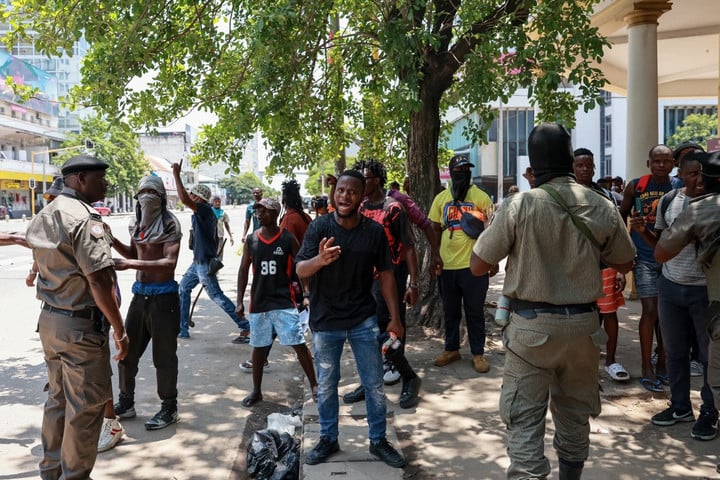 Fotó: AFP/Phill Magakoe Százezrek menekültek el otthonaikból a Mozambikban dúló harcok miatt