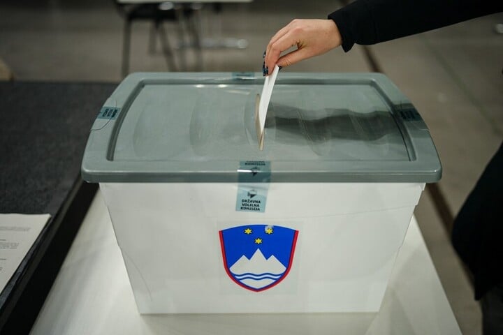 Március 22-én tartják a parlamenti választásokat Szlovéniában