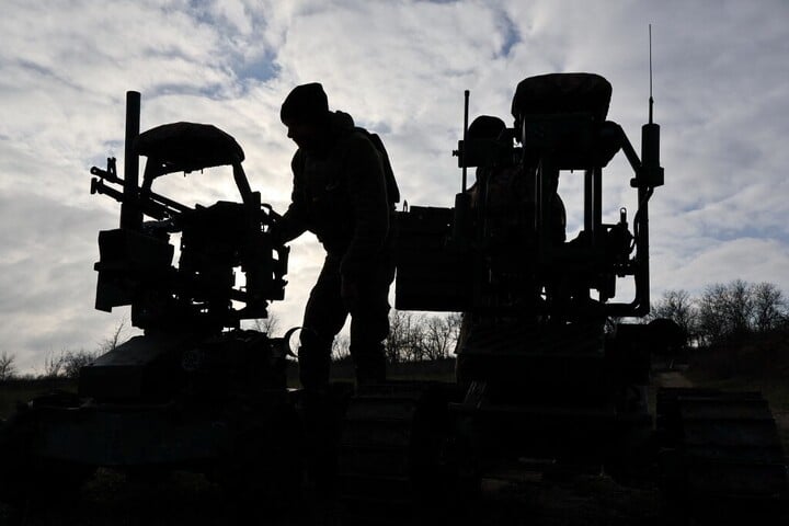 Fotó: AFP/Press service of the 65th Separate Mechanised Brigade/Andriy Andriyenko Új álcázó kabátok: Az ukrán katonák láthatatlanok a hőkamerák számára
