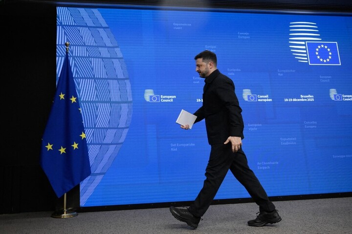 Eurómilliárdok mennek Ukrajnának