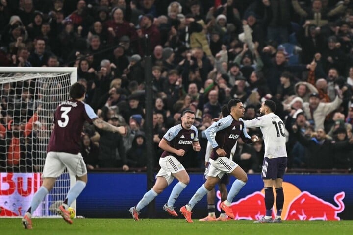 Fotó: Ben STANSALL / AFP Az Aston Villa legyőzte a Manchester Unitedet