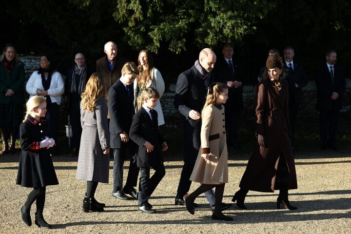 Szigorú szabályok az ajándékok mögött?