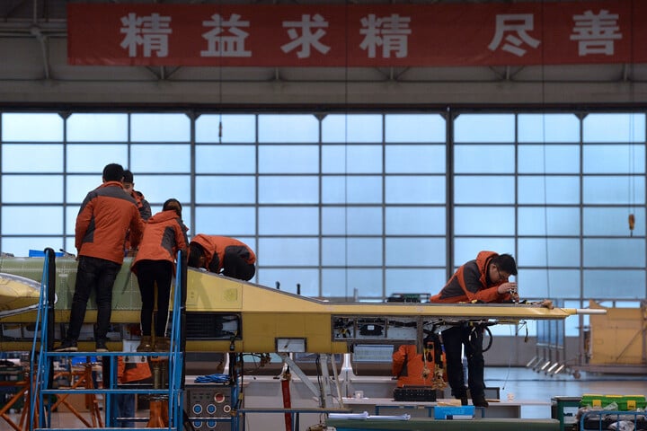 Fotó: Imaginechina via AFP/cdsb Nagy teherbírású új drónok végeztek próbarepülésüket Kínában