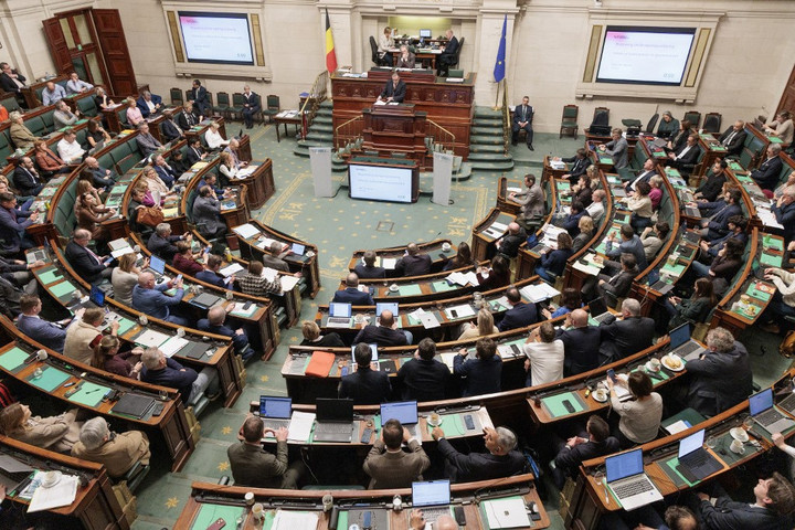 Az EU diplomatái szerint Brüsszel „lenyúlja” az orosz vagyon hasznát