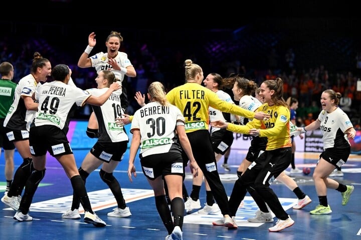 Fotó: FEDERICO GAMBARINI / DPA / dpa Picture-Alliance via AFP A címvédő franciák legyőzésével döntőben a németek