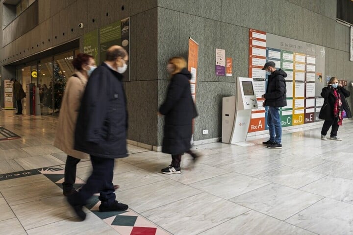 Fotó: AFP/Xinhua/Joan Gosa Látogatási korlátozásokat vezetnek be a zalaegerszegi kórházban