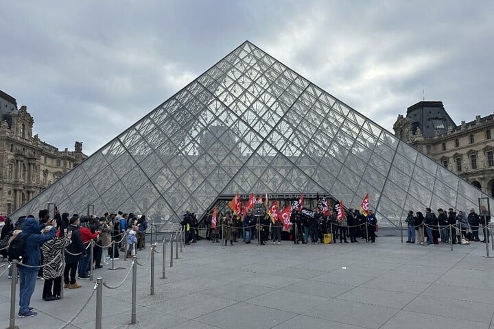 Véget ért a sztrájk a párizsi Louvre-ban