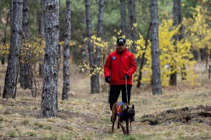 Fotó: AFP/Anadolu/Mehmet Ali Ozcan Egy autópálya melletti bokorban találták meg az eltűnt nyugdíjast