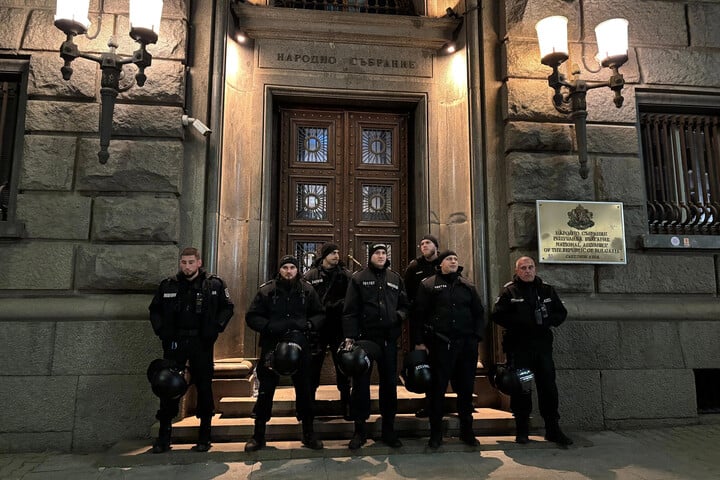 Fotó: Anadolu via AFP/Dzhanan Mehmed Ismail Lemondott a kormány