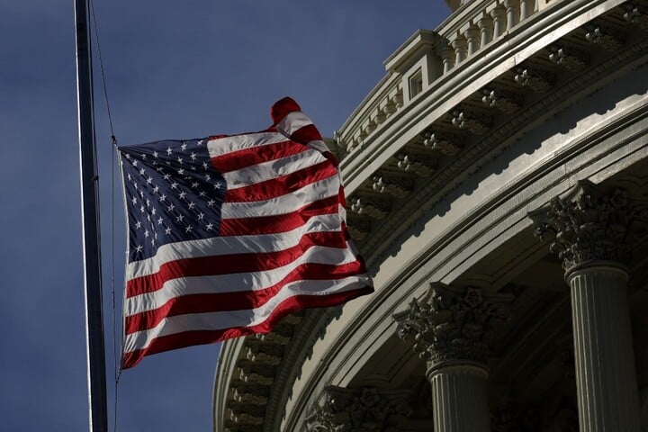 Az Egyesült Államok kormánya a világ mintegy harminc országából visszarendeli nagykövetét