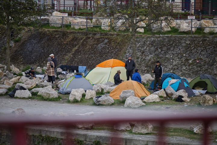 Fotó: NurPhoto via AFP/Bartek Langer Embercsempészek szexuális zsákmányává válnak a női migránsok