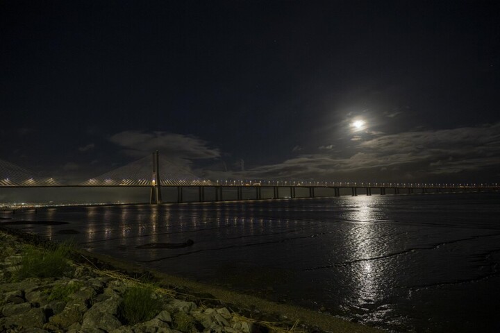 Atomreaktort építene a Holdra Moszkva