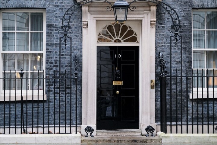 Két brit közéleti személyiség is van a beutazási tilalommal sújtott európaiak között