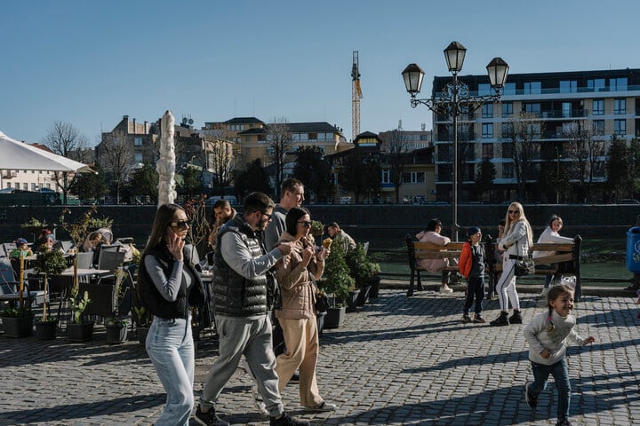 Fotó: Hans Lucas via AFP/Denis Meyer Menekülnek az ukránok