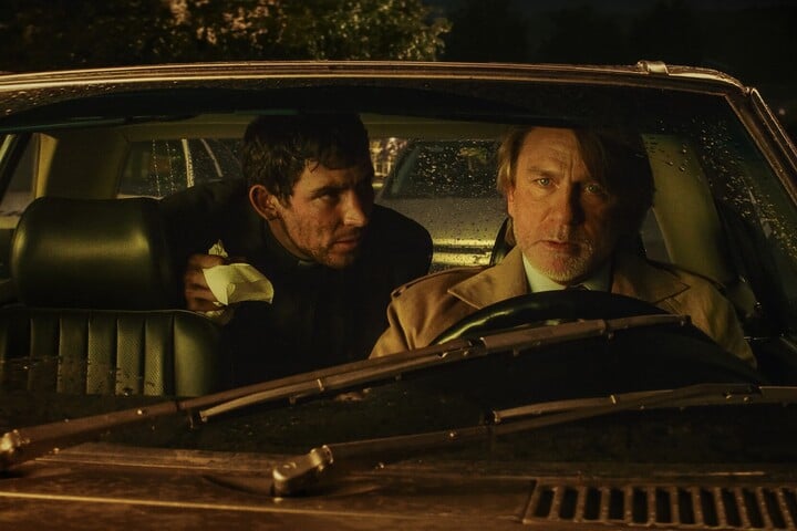 Bénoit Blanc lenyúlta Columbo ballonkabátját