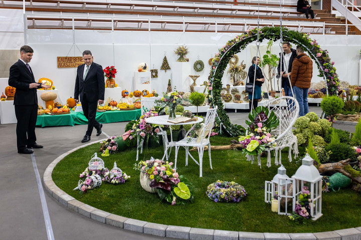 A dísznövénytermesztők továbbra is számíthatnak a kormány támogatására