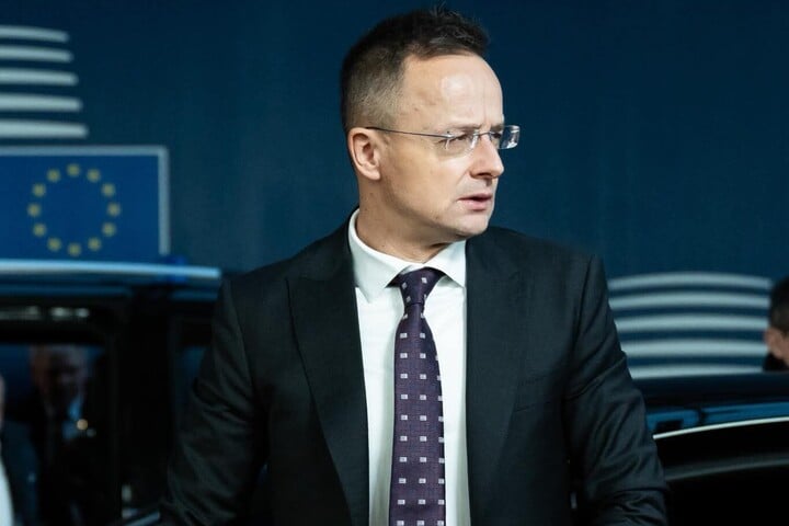 Fotó: Facebook/Szijjártó Péter Béke vagy pusztulás? – válaszút előtt állunk