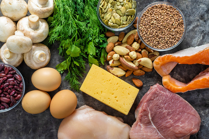 Mely élelmiszerek segítik a „boldogság hormon” termelődését?