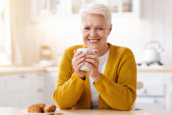 Egy csésze naponta: melyik ital védi a csontokat – és melyik károsítja őket