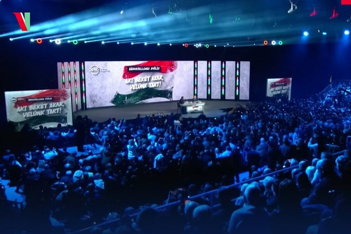 Fotó: Facebook/Orbán Viktor/képernyőfelvétel Orbán árnyékában: A rászervezés lélektana