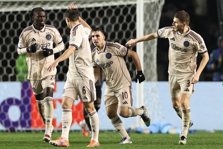 Fotó: Giorgi ARJEVANIDZE / AFP Délutáni idegenbeli sikerek a BL-ben