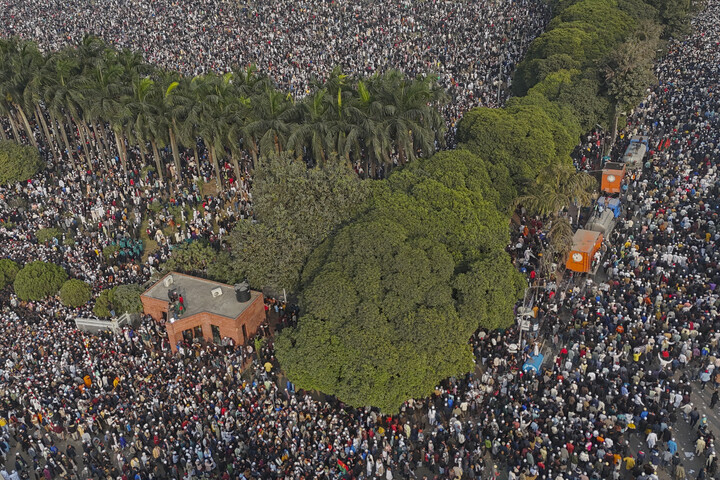 Több százezren vettek részt Haleda Zia volt kormányfő temetési imáján