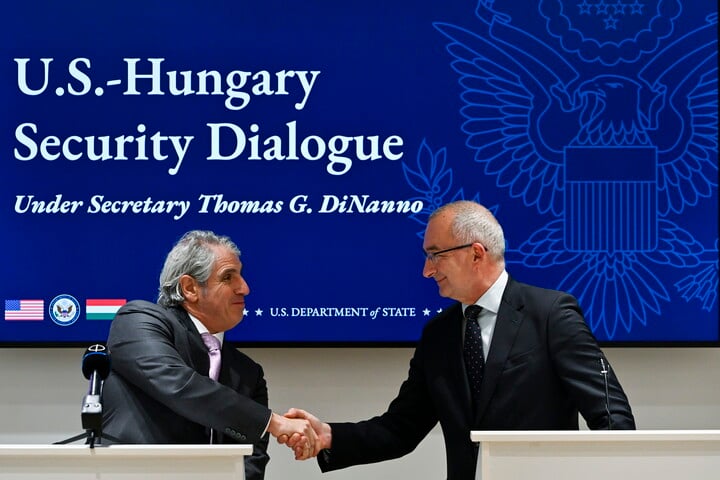 Fotó: MTI/Hegedüs Róbert Amerika és Európa közösen lép fel