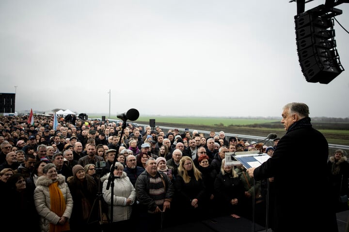 Átadták az M4-es autóút Törökszentmiklós és Kisújszállás közötti szakaszát