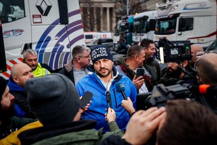 Fuvarozók: a tüntetés folytatása attól függ, hogyan reagál az ÉKM a követelésekre