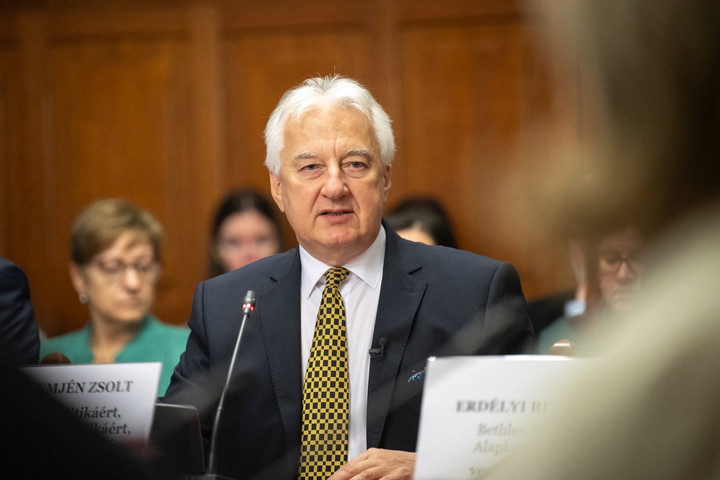 Ideje, hogy előny legyen, ha valaki magyar