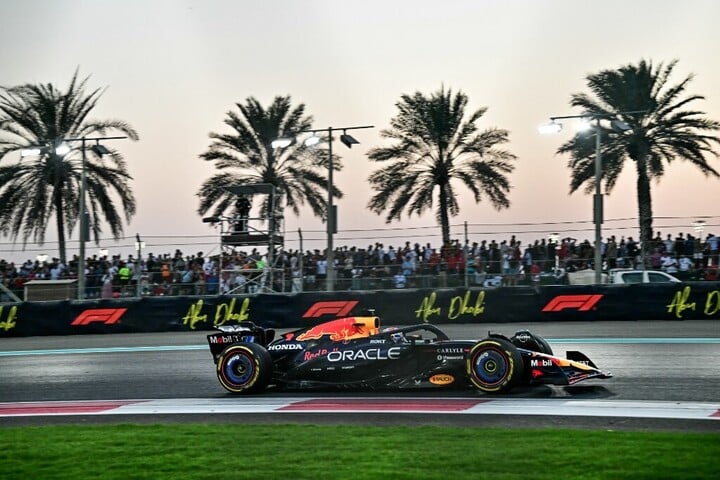 Fotó: AFP/Giuseppe Cacace Verstappen az utolsó futamot is megnyerte, de Norris az új világbajnok