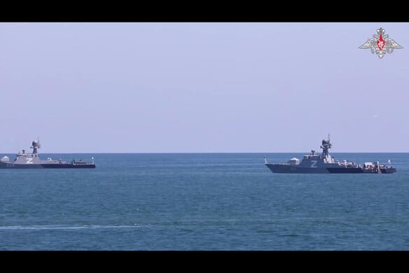 Megsemmisítettek két orosz hajót a Kaszpi-tengeren